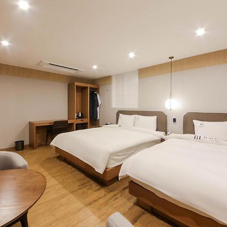 H Avenue Hotel In Gyeongju Esterno foto