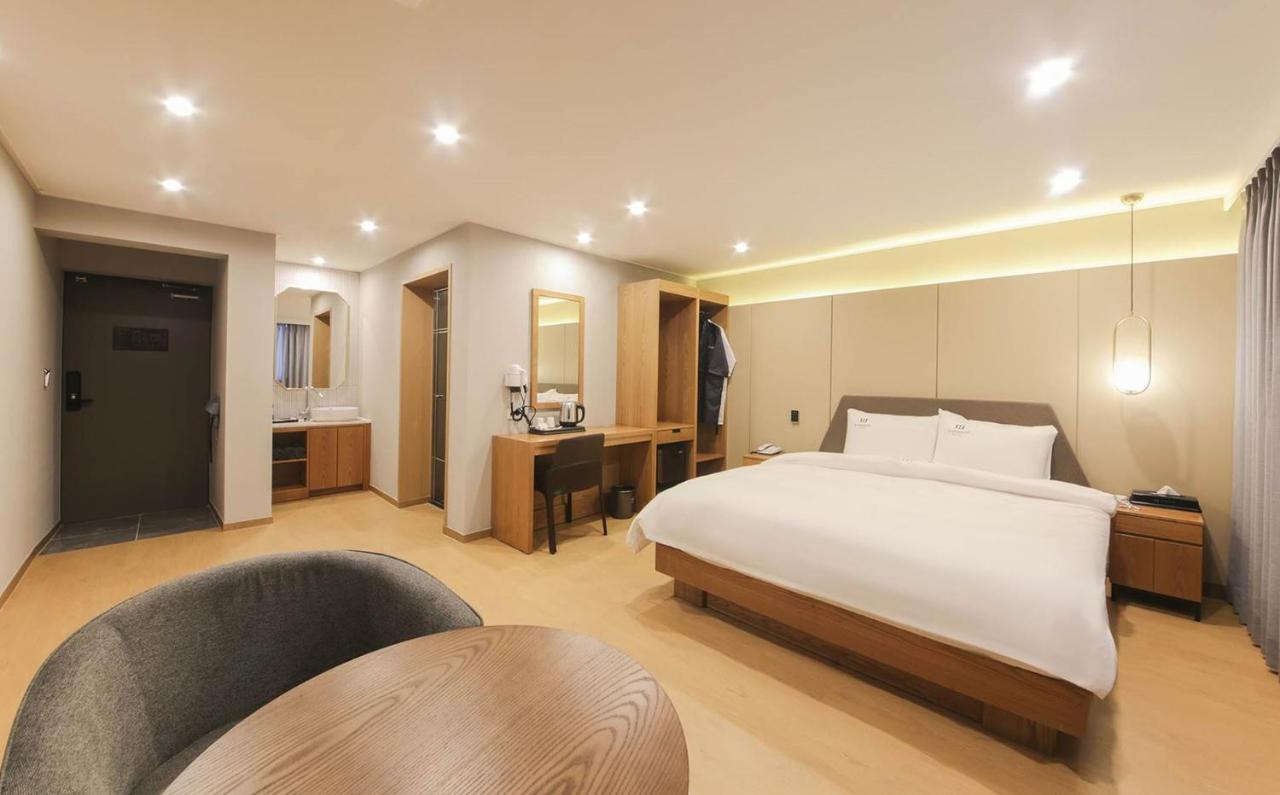 H Avenue Hotel In Gyeongju Esterno foto