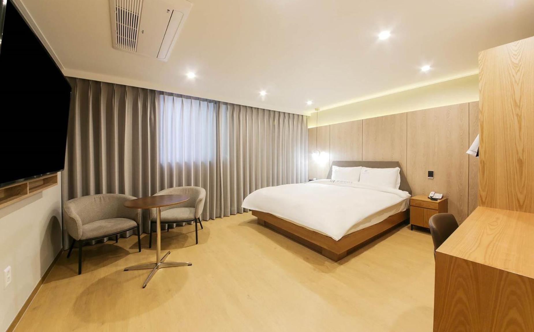 H Avenue Hotel In Gyeongju Esterno foto